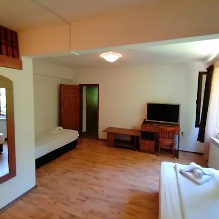Katerina Hotel 2*